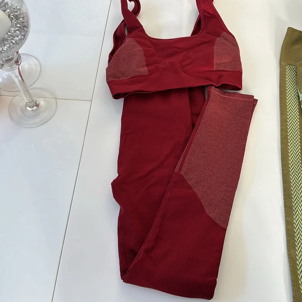 Fabletics bundle - Picture 3 of 4